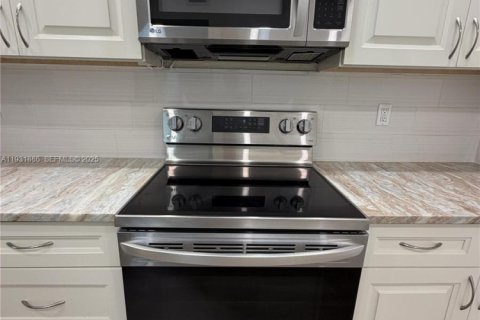 Condominio en venta en Coconut Creek, Florida, 2 dormitorios, 100.24 m2 № 1992284 - foto 25