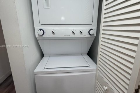 Condominio en venta en Coconut Creek, Florida, 2 dormitorios, 100.24 m2 № 1992284 - foto 19