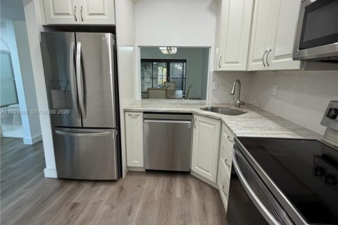 Condominio en venta en Coconut Creek, Florida, 2 dormitorios, 100.24 m2 № 1992284 - foto 3