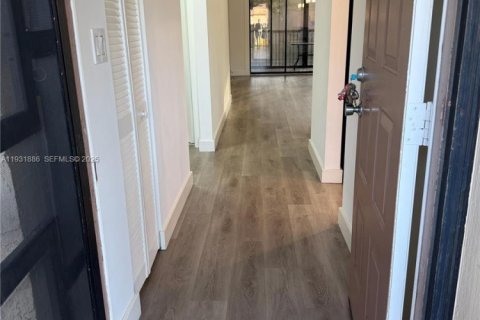 Condominio en venta en Coconut Creek, Florida, 2 dormitorios, 100.24 m2 № 1992284 - foto 1