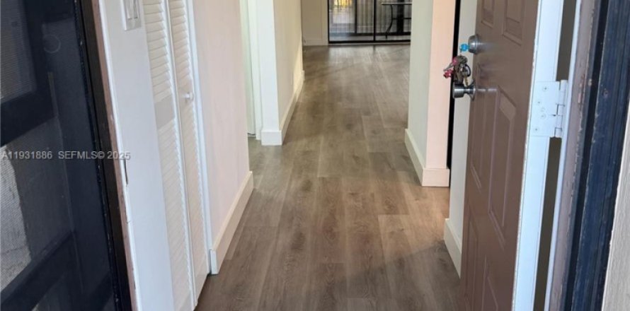 Condominio en Coconut Creek, Florida, 2 dormitorios  № 1992284