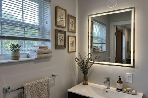 Купить виллу или дом в Норт-Майами, Флорида 3 спальни, 110.37м2, № 2046073 - фото 3