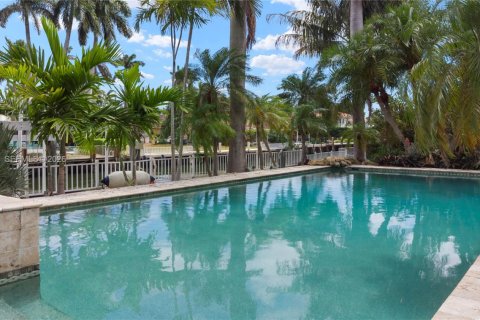 House in Fort Lauderdale, Florida 4 bedrooms, 432 sq.m. № 2069604 - photo 14