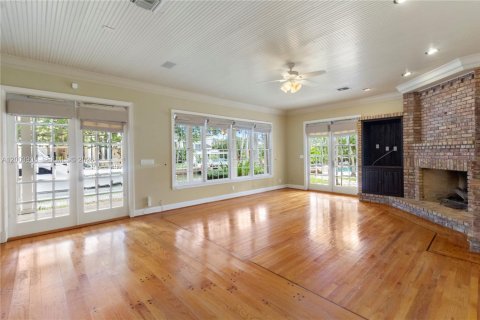 House in Fort Lauderdale, Florida 4 bedrooms, 432 sq.m. № 2069604 - photo 25