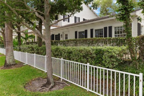 House in Fort Lauderdale, Florida 4 bedrooms, 432 sq.m. № 2069604 - photo 11