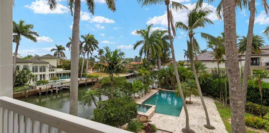 House in Fort Lauderdale, Florida 4 bedrooms, 432 sq.m. № 2069604
