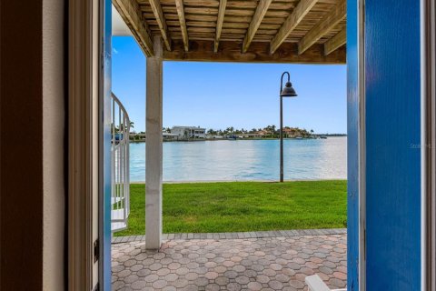 Townhouse in North Redington Beach, Florida 3 bedrooms, 211.26 sq.m. № 1856771 - photo 30