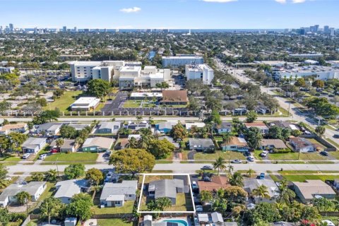 House in Oakland Park, Florida 2 bedrooms, 89.19 sq.m. № 1994048 - photo 24