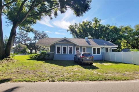 Villa ou maison à louer à Tampa, Floride: 3 chambres, 134.89 m2 № 1895155 - photo 4