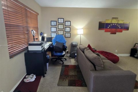 Apartment in Pembroke Pines, Florida 2 bedrooms, 88.63 sq.m. № 2067397 - photo 5