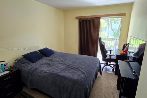 Apartment in Pembroke Pines, Florida 2 bedrooms, 88.63 sq.m. № 2067397 - photo 15