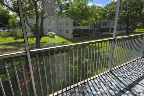 Apartment in Pembroke Pines, Florida 2 bedrooms, 88.63 sq.m. № 2067397