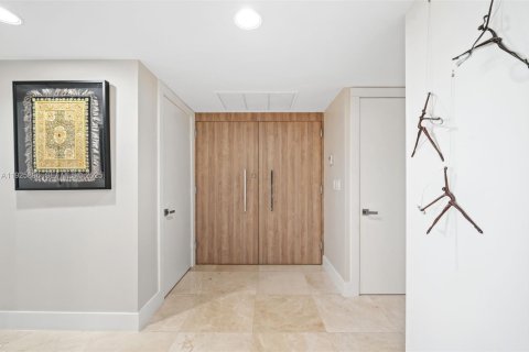 Condo in Sunny Isles Beach, Florida, 2 bedrooms № 1990057 - photo 7