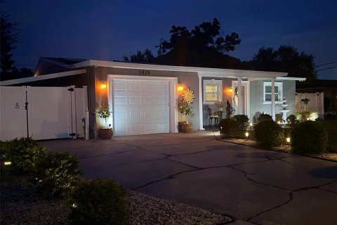 Casa en venta en Clearwater, Florida, 3 dormitorios, 139.73 m2 № 1912211 - foto 1