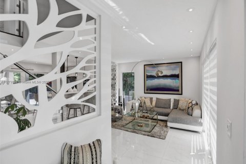 Villa ou maison à louer à Miami Shores, Floride: 4 chambres, 278.71 m2 № 1924408 - photo 2
