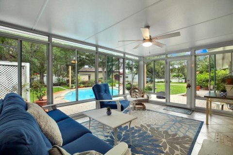 House in Clearwater, Florida 3 bedrooms, 160.44 sq.m. № 2199604 - photo 19