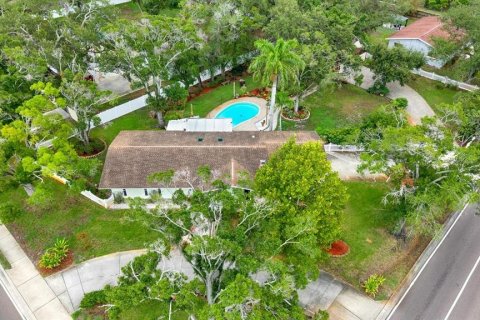 House in Clearwater, Florida 3 bedrooms, 160.44 sq.m. № 2199604 - photo 23