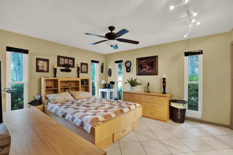 House in Clearwater, Florida 3 bedrooms, 160.44 sq.m. № 2199604 - photo 11