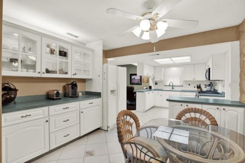House in Clearwater, Florida 3 bedrooms, 160.44 sq.m. № 2199604 - photo 7