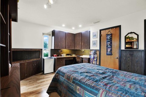 House in Clearwater, Florida 3 bedrooms, 160.44 sq.m. № 2199604 - photo 17