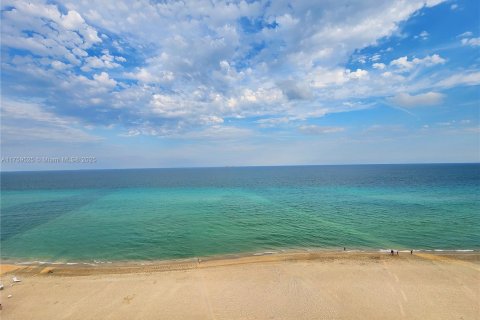 Copropriété à louer à Hollywood, Floride: 2 chambres, 123.56 m2 № 1937020 - photo 7