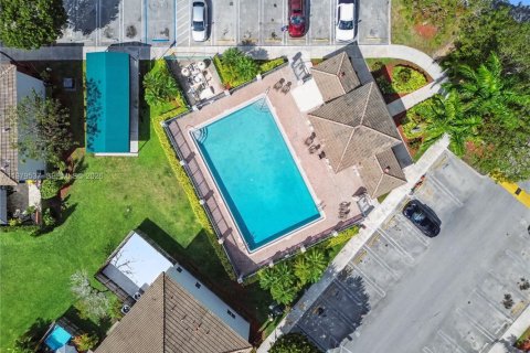 Купить таунхаус в Хомстед, Флорида 3 спальни, 141.03м2, № 2049546 - фото 4