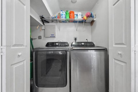 Купить таунхаус в Хомстед, Флорида 3 спальни, 141.03м2, № 2049546 - фото 24