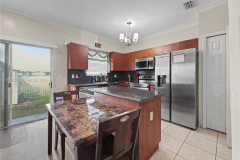 Купить таунхаус в Хомстед, Флорида 3 спальни, 141.03м2, № 2049546 - фото 17