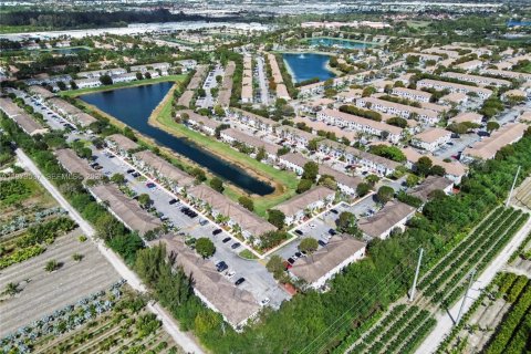 Купить таунхаус в Хомстед, Флорида 3 спальни, 141.03м2, № 2049546 - фото 3