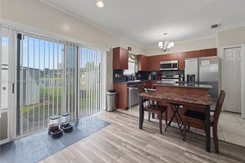 Купить таунхаус в Хомстед, Флорида 3 спальни, 141.03м2, № 2049546 - фото 22