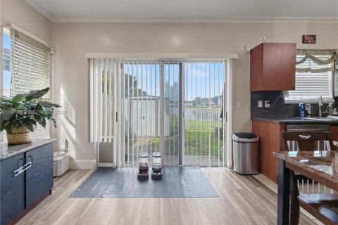 Купить таунхаус в Хомстед, Флорида 3 спальни, 141.03м2, № 2049546 - фото 21