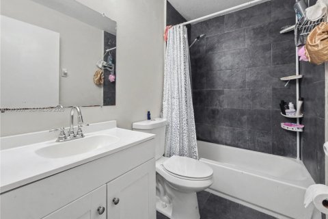 Купить таунхаус в Хомстед, Флорида 3 спальни, 141.03м2, № 2049546 - фото 26