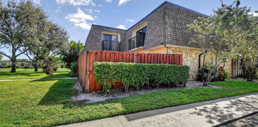 Таунхаус в Делрей-Бич, Флорида 2 спальни, 114.73м2 № 1952878