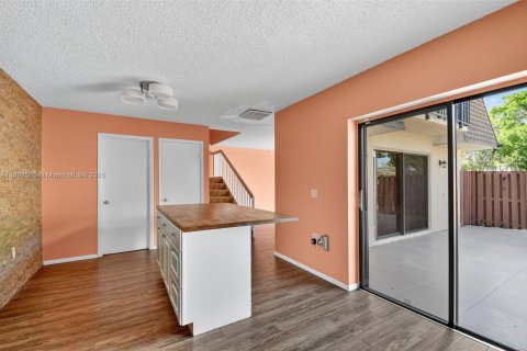 Снять в аренду таунхаус в Делрей-Бич, Флорида 2 спальни, 114.73м2, № 1952878 - фото 15