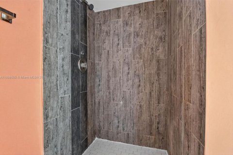 Снять в аренду таунхаус в Делрей-Бич, Флорида 2 спальни, 114.73м2, № 1952878 - фото 21