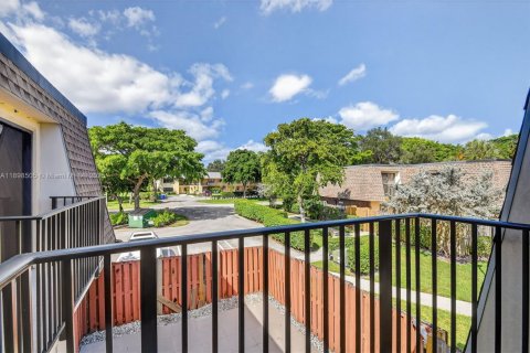 Снять в аренду таунхаус в Делрей-Бич, Флорида 2 спальни, 114.73м2, № 1952878 - фото 25