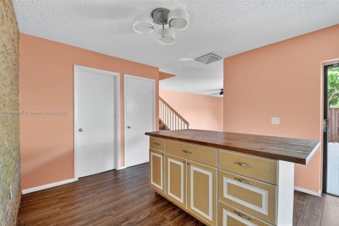 Снять в аренду таунхаус в Делрей-Бич, Флорида 2 спальни, 114.73м2, № 1952878 - фото 13