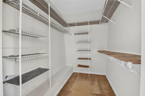 Снять в аренду таунхаус в Делрей-Бич, Флорида 2 спальни, 114.73м2, № 1952878 - фото 22