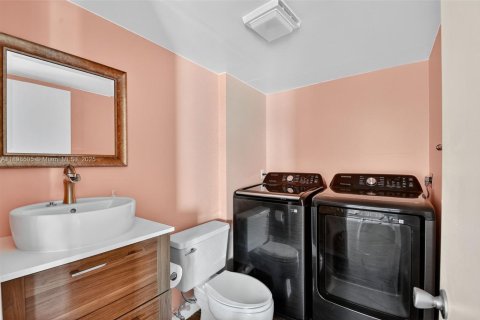 Снять в аренду таунхаус в Делрей-Бич, Флорида 2 спальни, 114.73м2, № 1952878 - фото 17