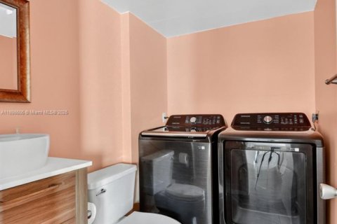 Снять в аренду таунхаус в Делрей-Бич, Флорида 2 спальни, 114.73м2, № 1952878 - фото 18