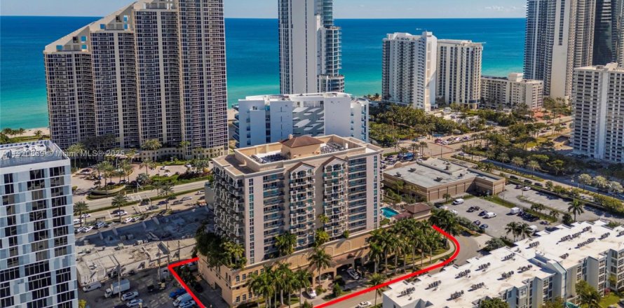 Condo in Sunny Isles Beach, Florida, 2 bedrooms  № 1975098