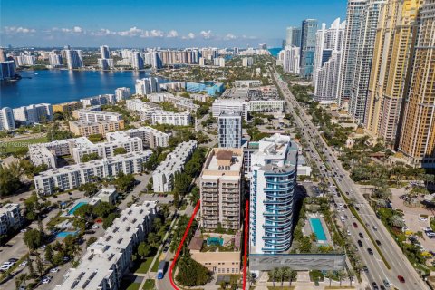 Condo in Sunny Isles Beach, Florida, 2 bedrooms  № 1975098 - photo 5