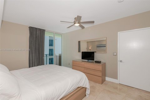 Condo in Sunny Isles Beach, Florida, 2 bedrooms  № 1975098 - photo 30