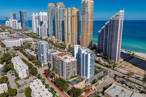 Condo in Sunny Isles Beach, Florida, 2 bedrooms  № 1975098 - photo 4