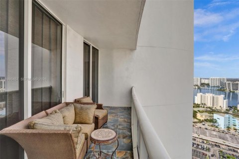 Copropriété à vendre à Sunny Isles Beach, Floride: 3 chambres, 174.01 m2 № 2240506 - photo 30