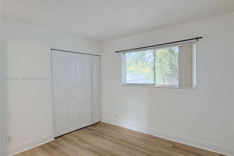 Condominio en alquiler en Miramar, Florida, 2 dormitorios, 77.29 m2 № 2073161 - foto 14