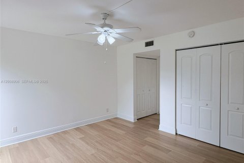 Condominio en alquiler en Miramar, Florida, 2 dormitorios, 77.29 m2 № 2073161 - foto 11