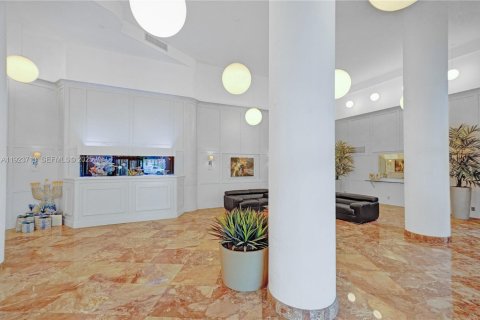 Снять в аренду кондоминиум в Авентура, Флорида 2 спальни, 125.7м2, № 2034734 - фото 2