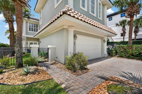 Villa ou maison à vendre à Palm Coast, Floride: 4 chambres, 306.76 m2 № 2133637 - photo 5