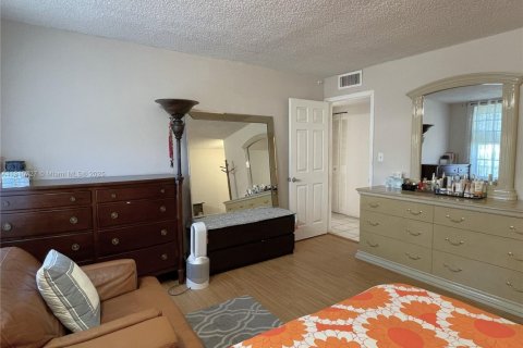 Condominio en venta en Pinecrest, Florida, 3 dormitorios, 124.12 m2 № 1971804 - foto 17